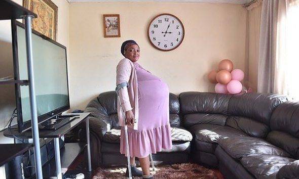 Woman gives birth to 10 babies