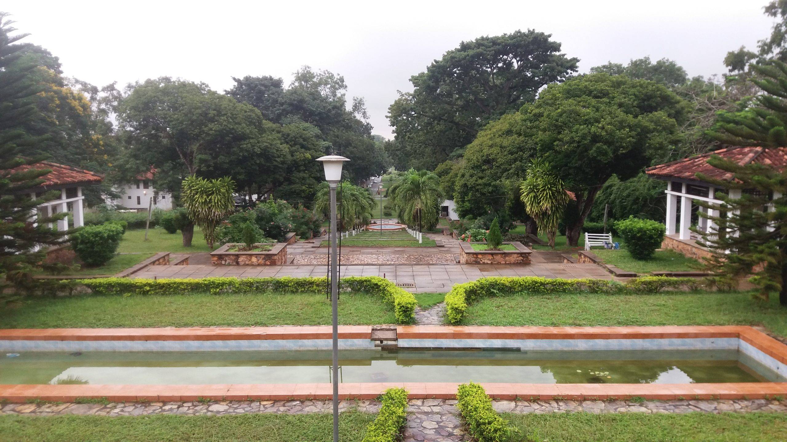 Entrance_to_Commonwealth_Hall_Bacchus garden - traditional halls at the University of Ghana